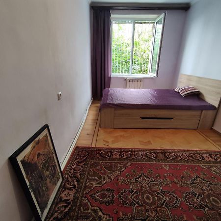 Cosy Shared Apartment Near Botanical Garden Yerevan Exterior photo